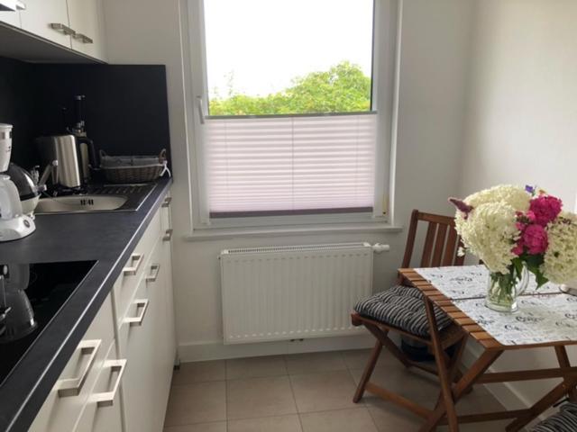 Die Graefin Auf Ruegen - Ferienappartements Parchtitz 외부 사진
