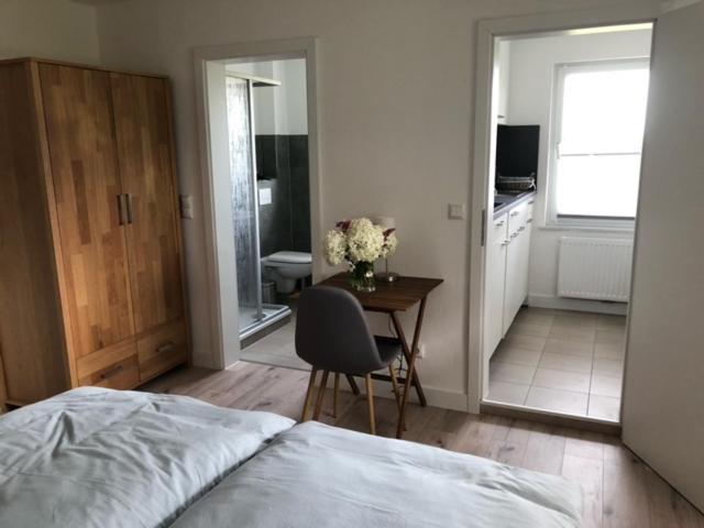 Die Graefin Auf Ruegen - Ferienappartements Parchtitz 외부 사진