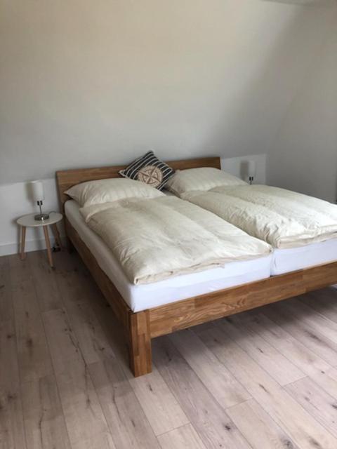Die Graefin Auf Ruegen - Ferienappartements Parchtitz 외부 사진